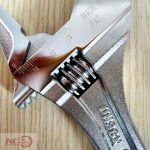 Mỏ lết Lobster UM36XG Made In Japan