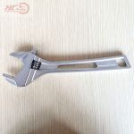 Mỏ lết Lobster UM36XG Made In Japan
