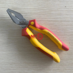 Bộ 3 kìm Wiha cách điện 1000V C02 (Wiha 26708, 43340, 26720 +Tặng tô vít 220w-62)