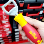 Dụng cụ để mở nắp bia, cán cách điện 1000V 04703 Thương hiệu Wiha I HCTOOLS